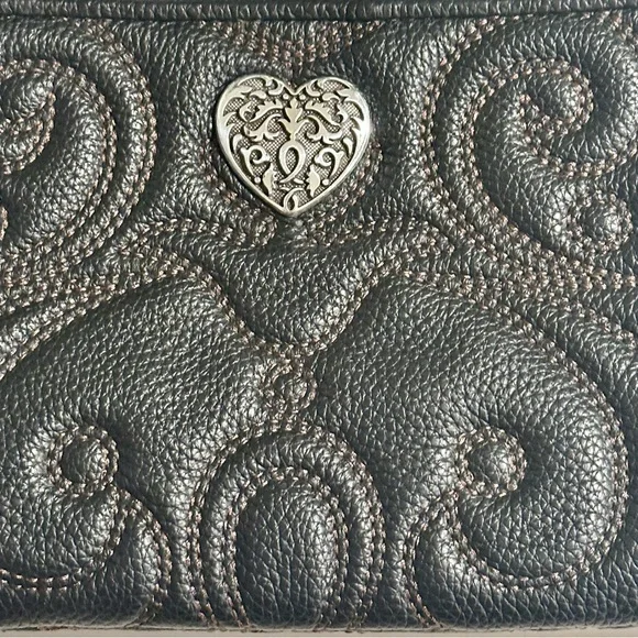 Brighton Cordoba Couture
Cross Body Pouch - Picture 2 of 12